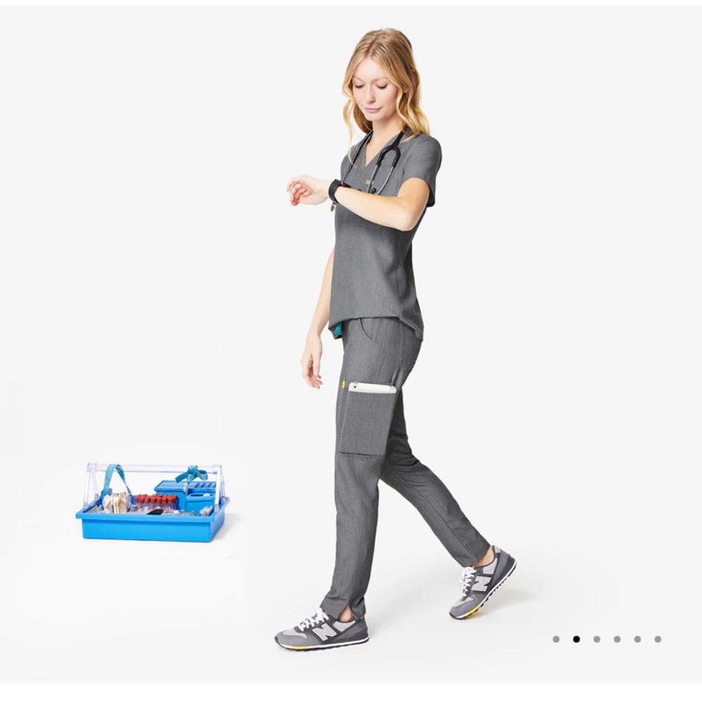 Figs Graphite Scrub set